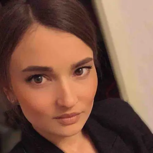 Алёна Дворянинова