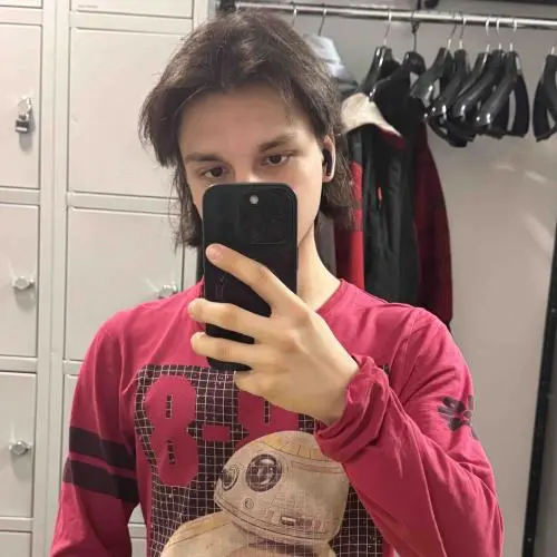 Артур Саяпин