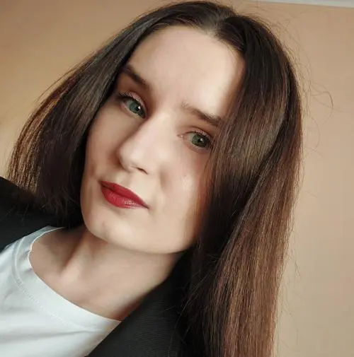 Ангелина Комарова