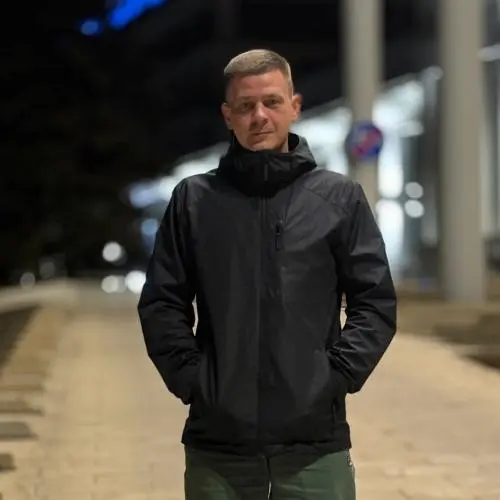 Александр Петров