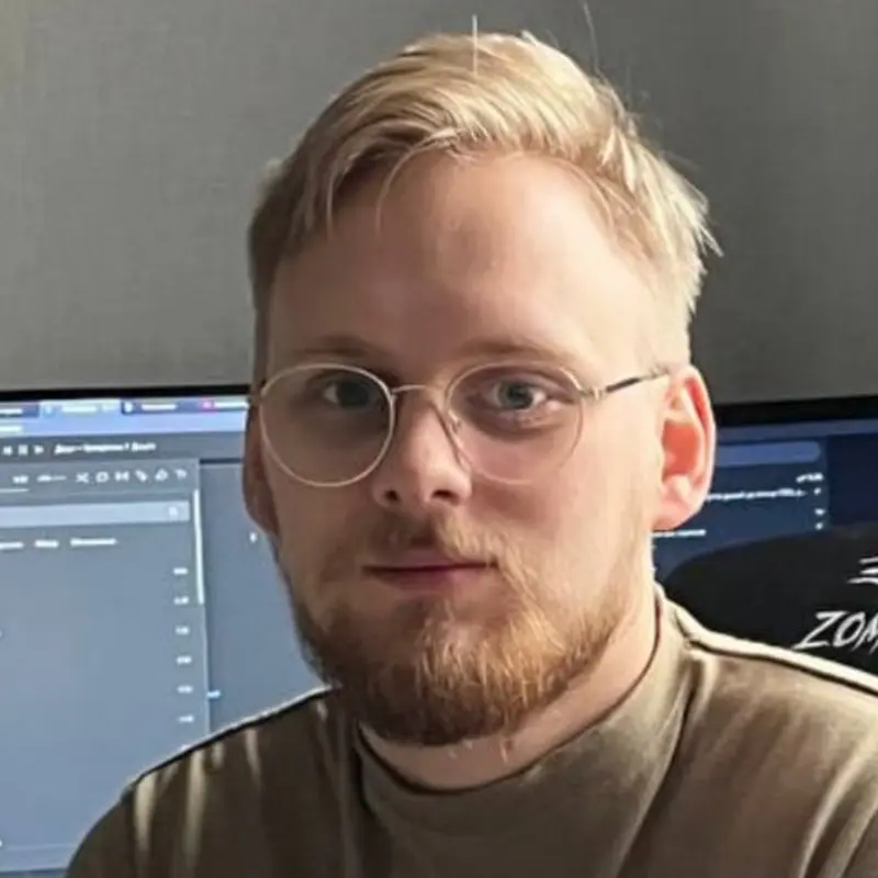 Алексей Комраков