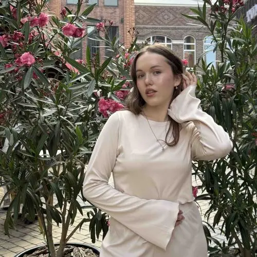 Карина Попова