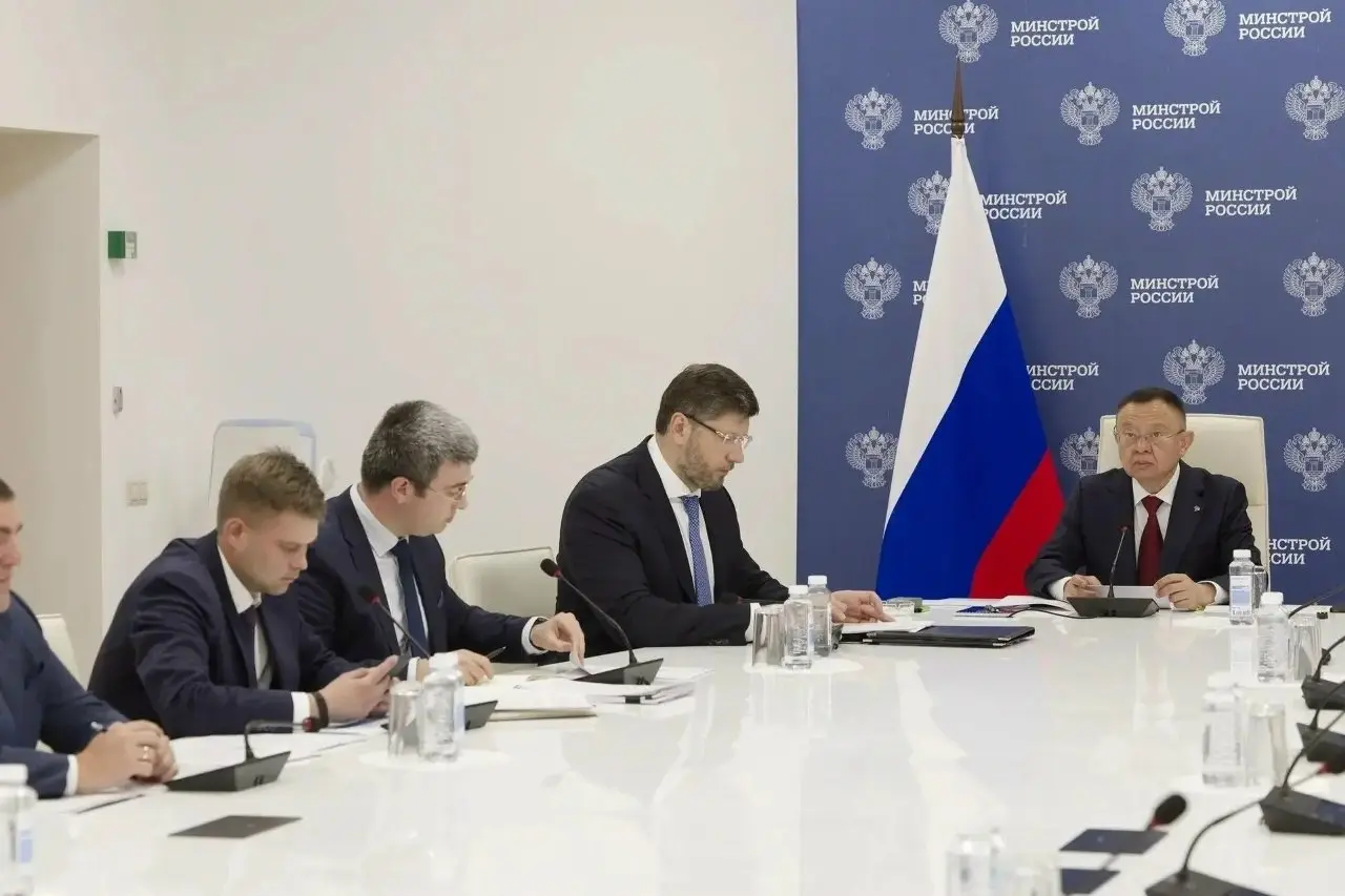 Министр строительства и ЖКХ РФ Ирек Файзуллин принял участие в заседании Подкомиссии по обеспечению бесперебойного функционирования отдельных отраслей экономики
Заседание прошло под председательством ... | Сетка — социальная сеть от hh.ru