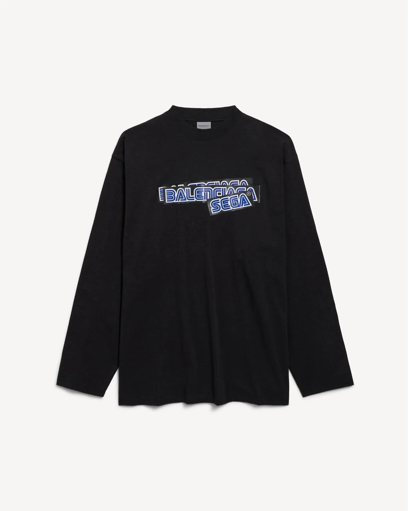 Звучит странно и неожиданно, но Balenciaga заколлабилась с SEGA. Бренды выпустили совместную коллекцию, посвящённую главному персонажу SEGA — Сонику | Сетка — социальная сеть от hh.ru