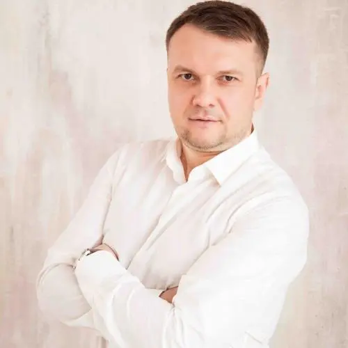 Олег Наволокин