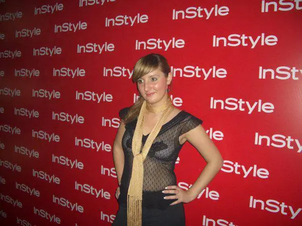 А это я на вечеринке журнала InStyle в роли ассистента в редакции. Вайб Дьявол носит Prada 😍 | Сетка — социальная сеть от hh.ru