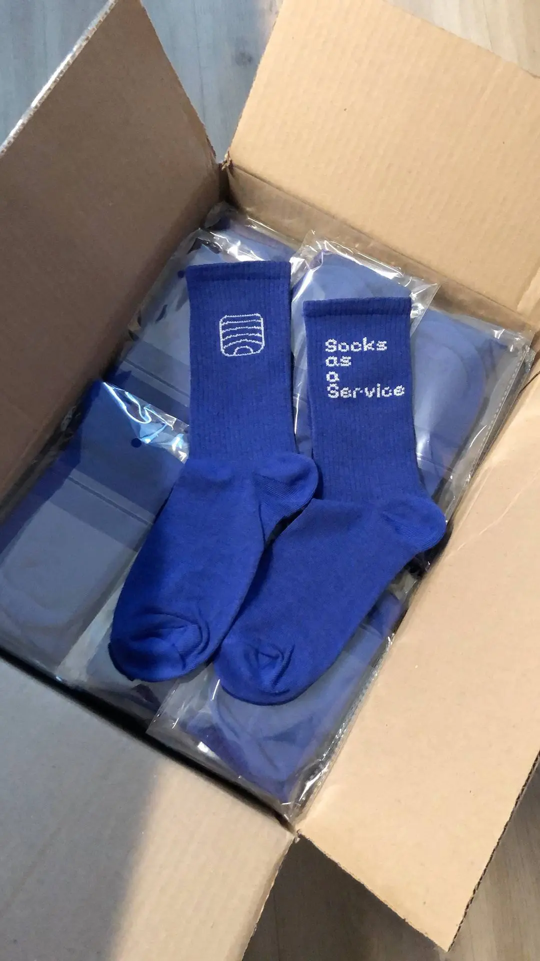🧦 Носки Product Radar теперь можно купить
Я несколько раз засветил нашу первую партию носков “SaaS – Socks as a Service” на мероприятиях, и мне начали писать с вопросами, как их получить | Сетка — социальная сеть от hh.ru