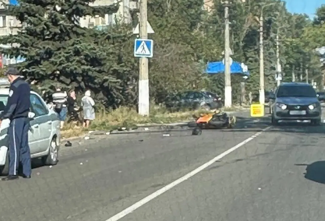 ❗️ Макеевка. Жуткое ДТП в Ханженково, возле Визита (Ням-Ням)
Мотоциклитлиста забрал реанимобиль. На месте ДТП лужа крови и разбитый шлем.
Вроде был с пассажиром | Сетка — социальная сеть от hh.ru