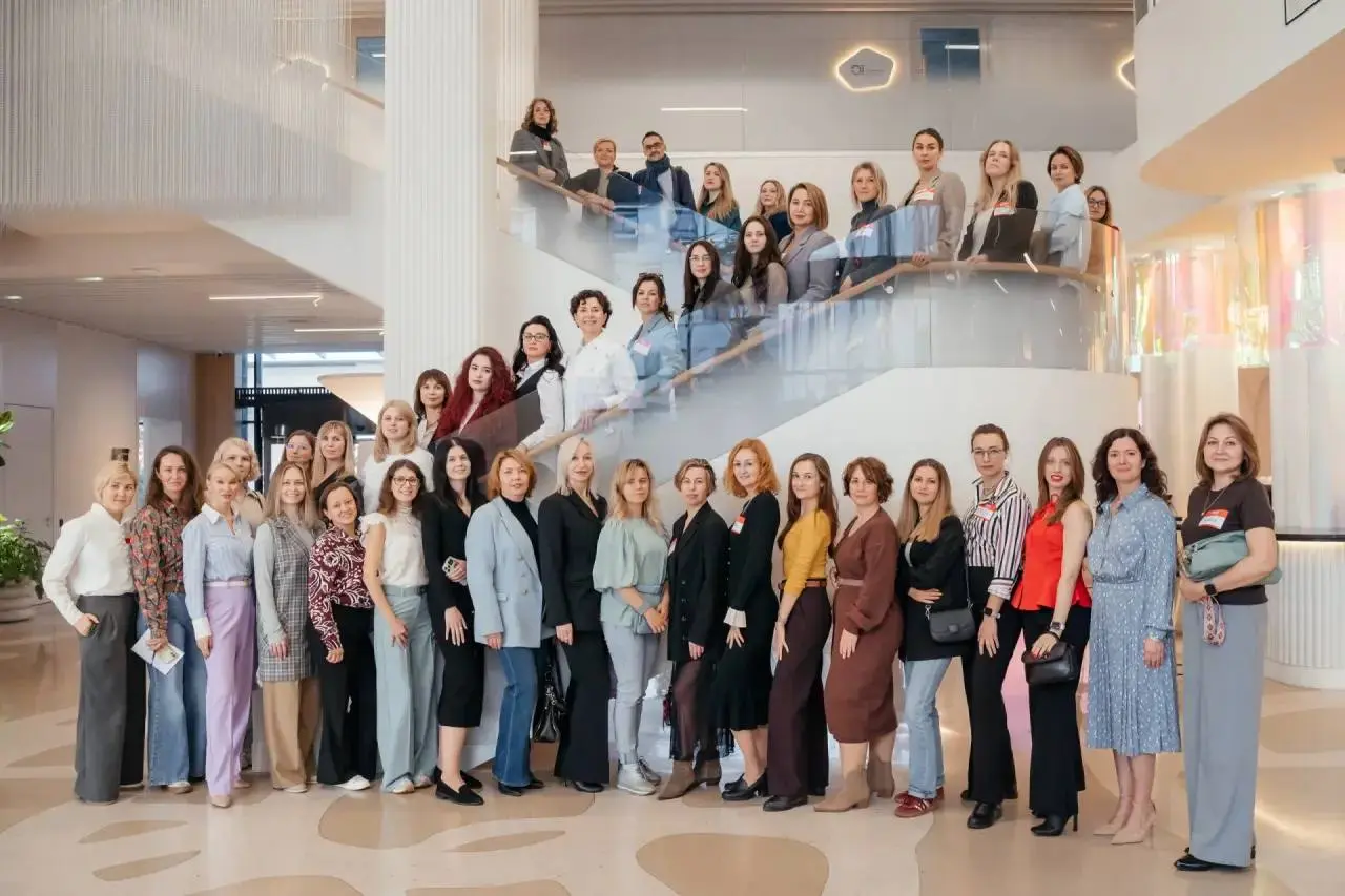 Немного атмосферы с нашей субботней очной встречи HR-сообщества🤩
Еще больше фото здесь https://vk.ru/album-173898343314495704 | Сетка — социальная сеть от hh.ru
