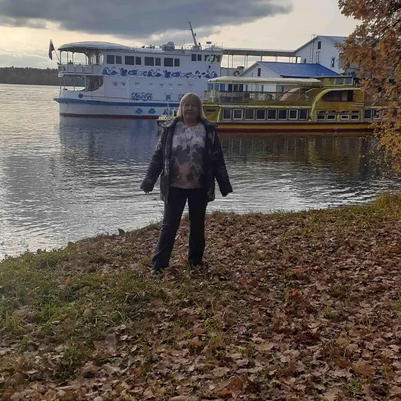 Галина Брякова