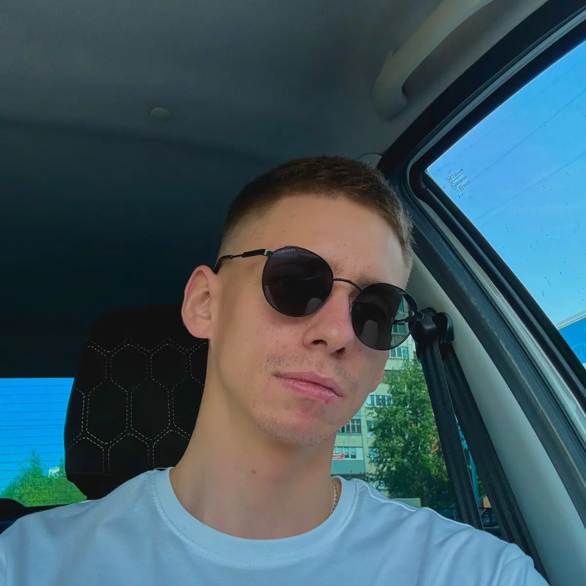 Илья Елин