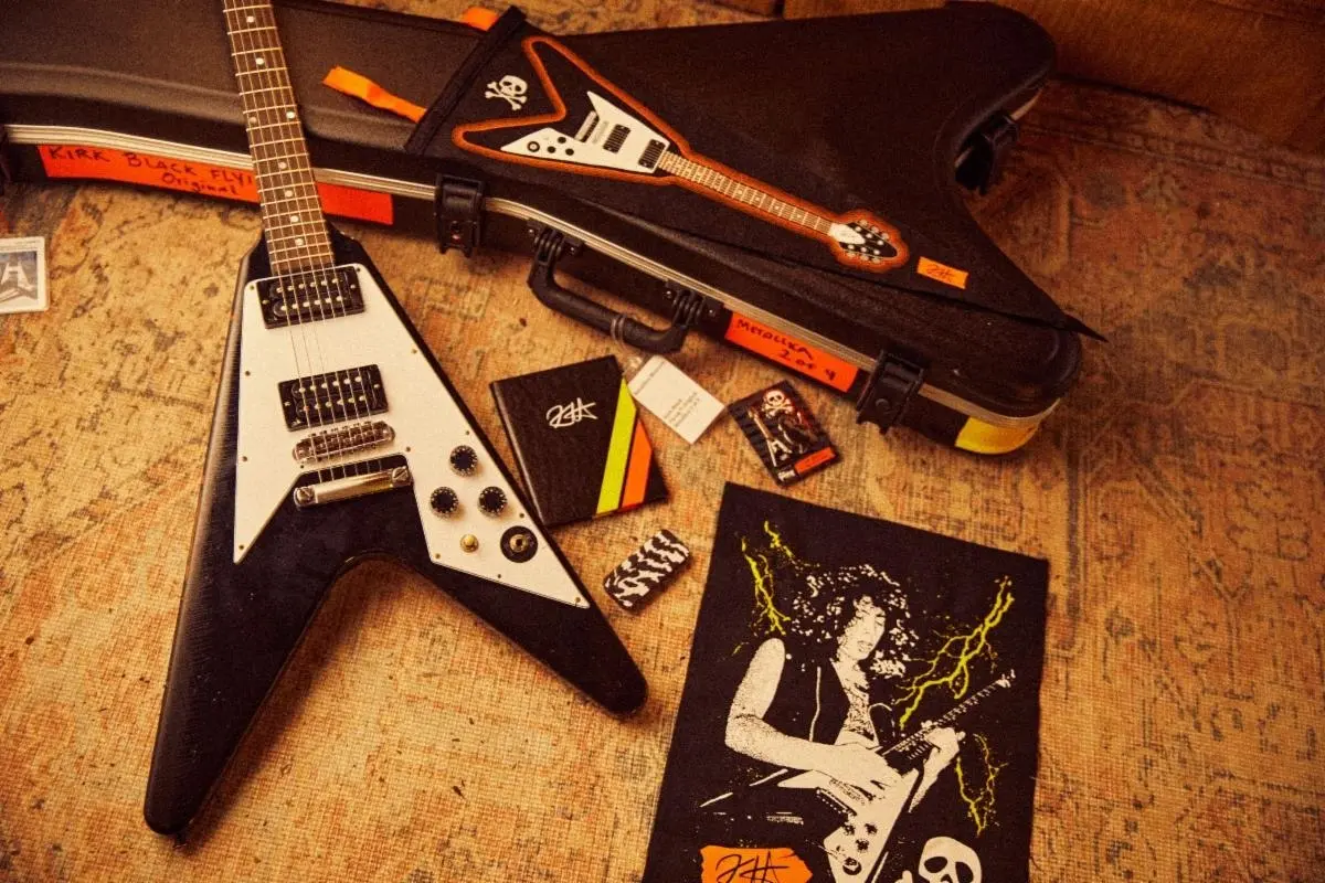 🎸 Gibson Flying V Kirk Hammett
#гитара #Metallica #KirkHammett
Одна из первых гитар Кирка Хэммета, гитариста Metallica | Сетка — социальная сеть от hh.ru