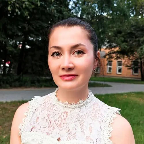 Зарина Урунова
