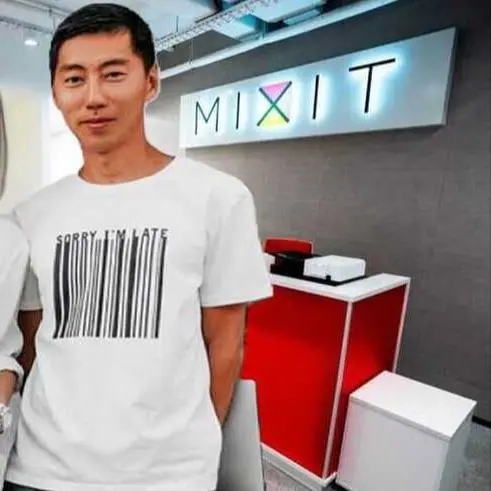 😲Ого! Гендиректора основателя косметического бренда MIXIT Олега Пая задержали в Москве по подозрению в мошенничестве.
По данным СМИ, ссылающихся на информацию московских судов, дело связано с ч. 4 ст | Сетка — социальная сеть от hh.ru