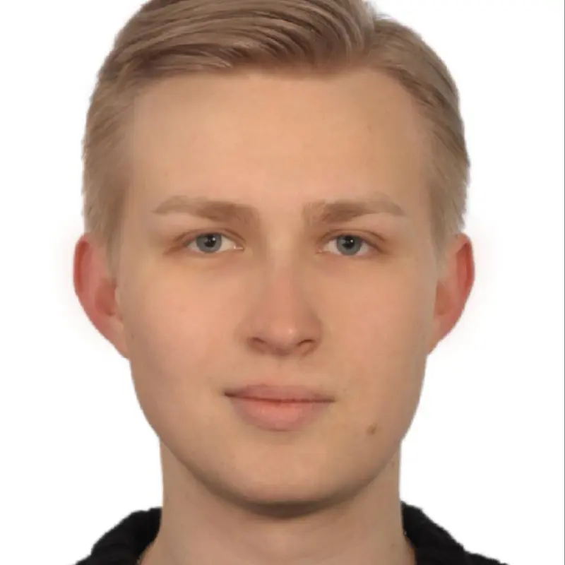 Роман Савельев