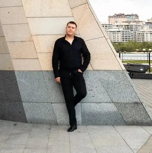 Дмитрий Толстов