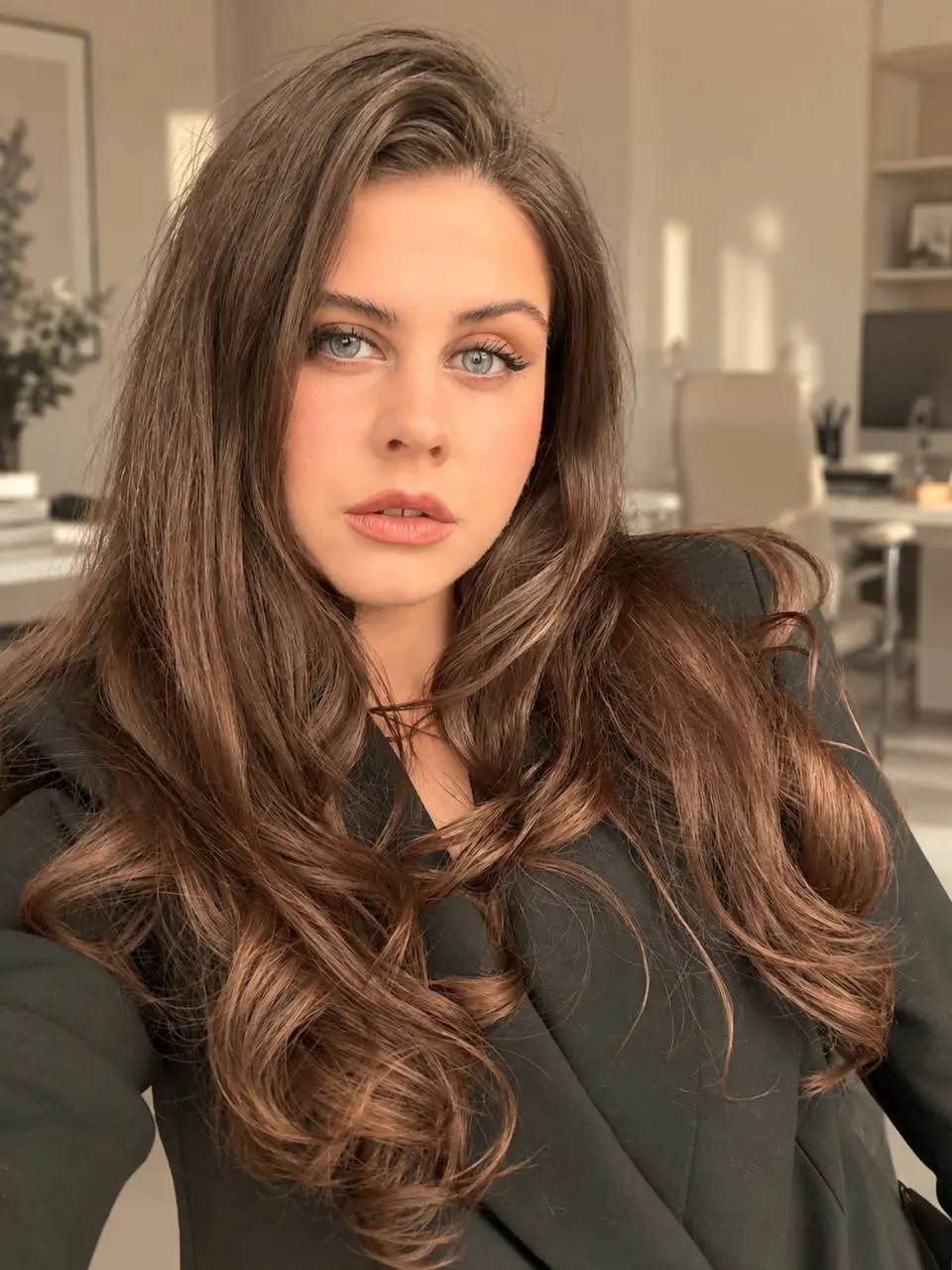 🔎 Ищу позицию Junior Project Manager / Junior Brand-Manager
Привет! Меня зовут Полина Сапрыкина | Сетка — социальная сеть от hh.ru