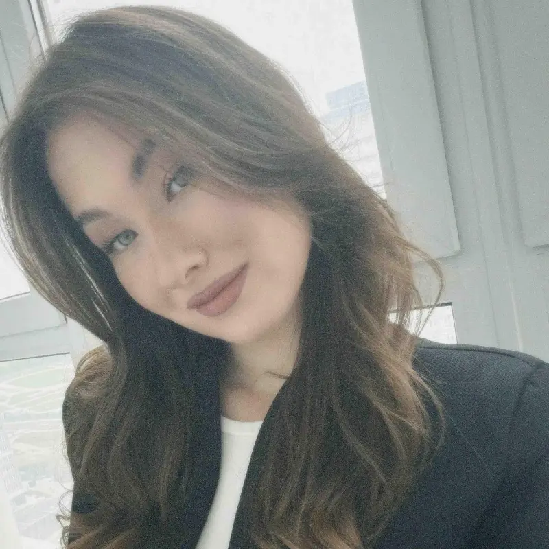 Яна Гладилина