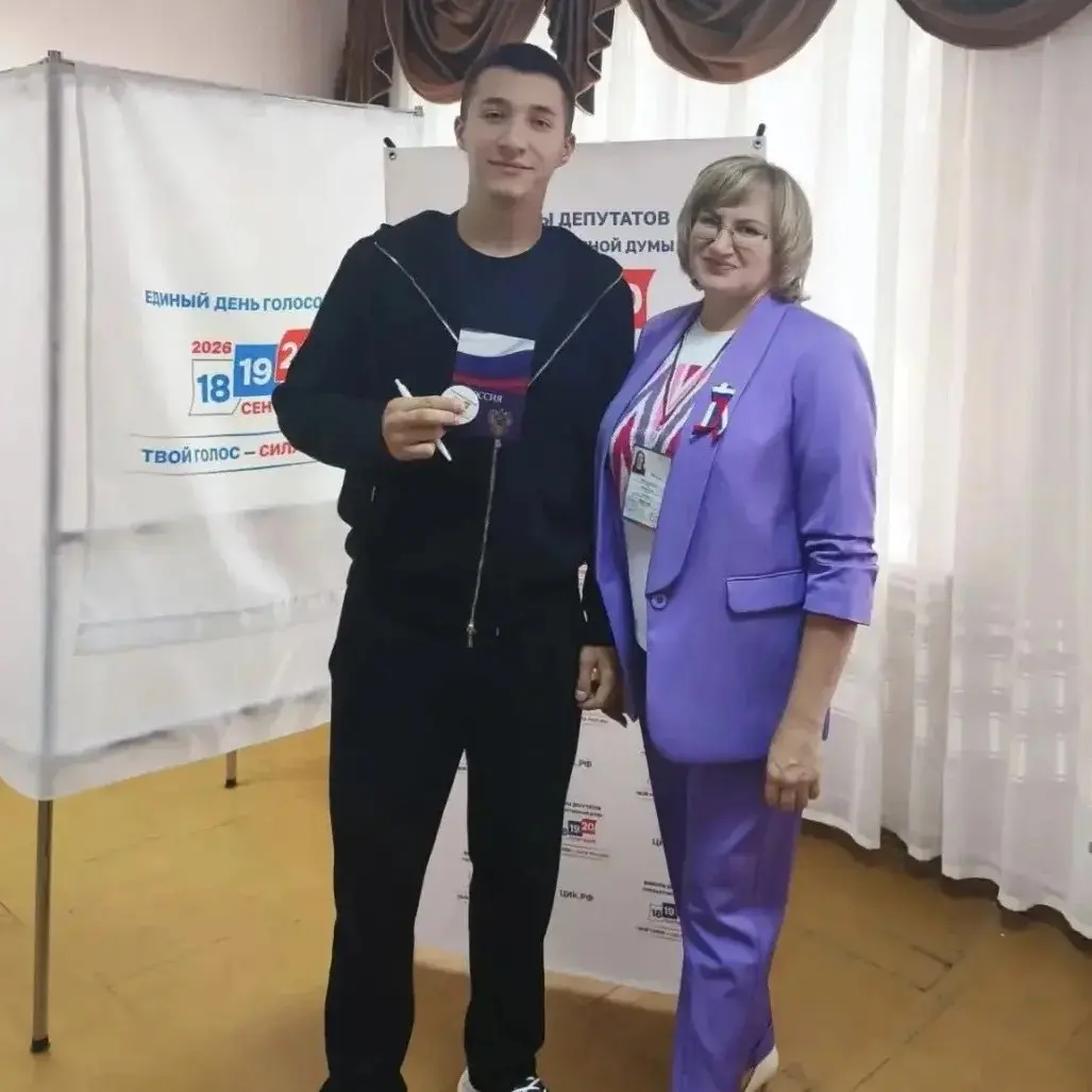 ✅ Выходные — время быть с семьей, а еще — возможность сделать выбор
Студенты вернулись домой и пришли на избирательные участки, чтобы выразить свою гражданскую позицию | Сетка — социальная сеть от hh.ru
