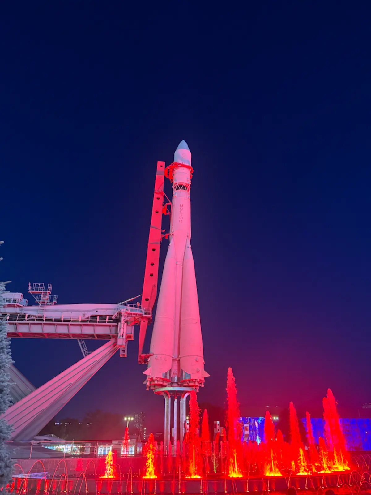 Иногда небо начинается со свидания. ✈️🚀 | Сетка — социальная сеть от hh.ru
