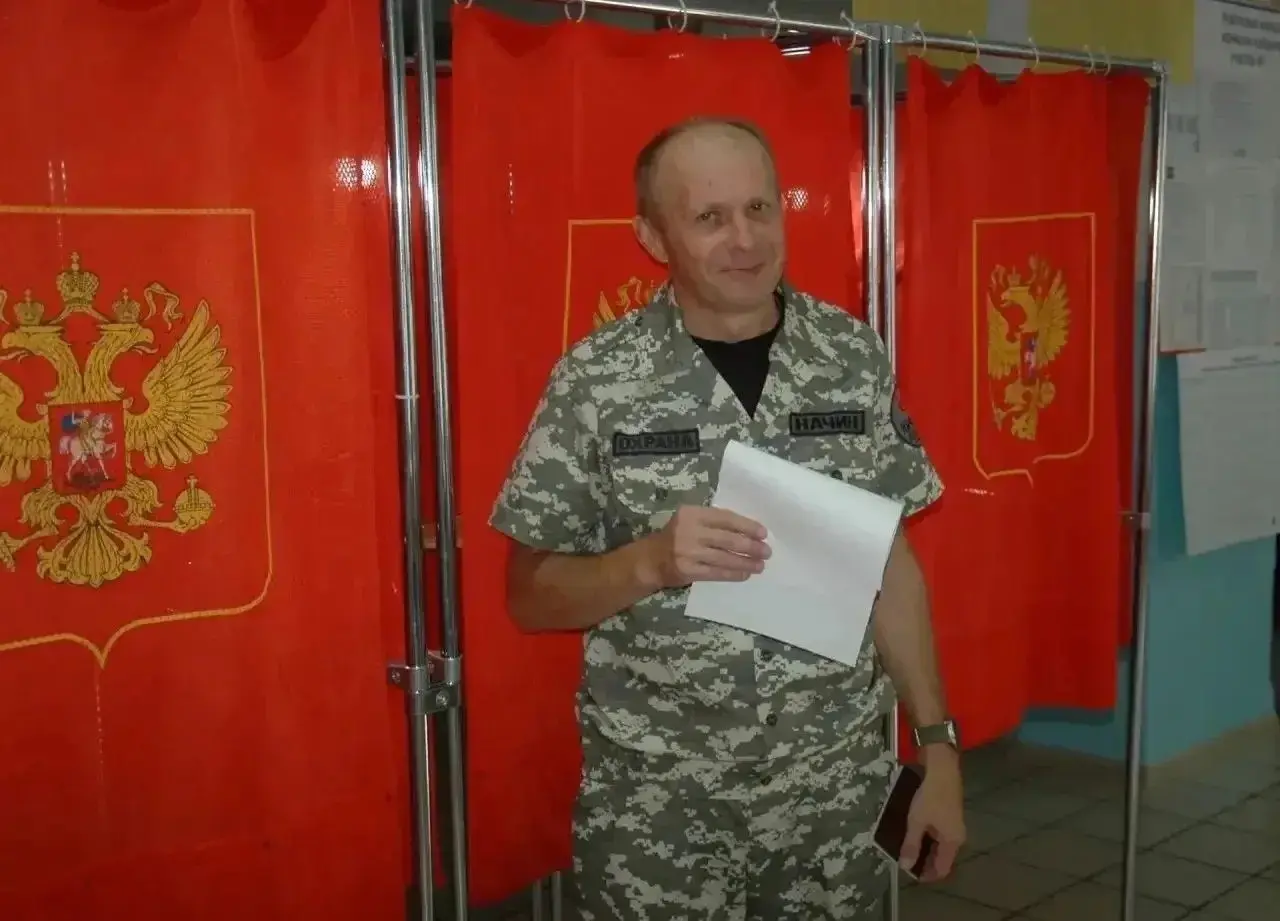 💫Больше половины избирателей проголосовали на выборах депутатов Госдумы и краевой Думы
Люди продолжают приходить на участки, в том числе целыми семьями | Сетка — социальная сеть от hh.ru