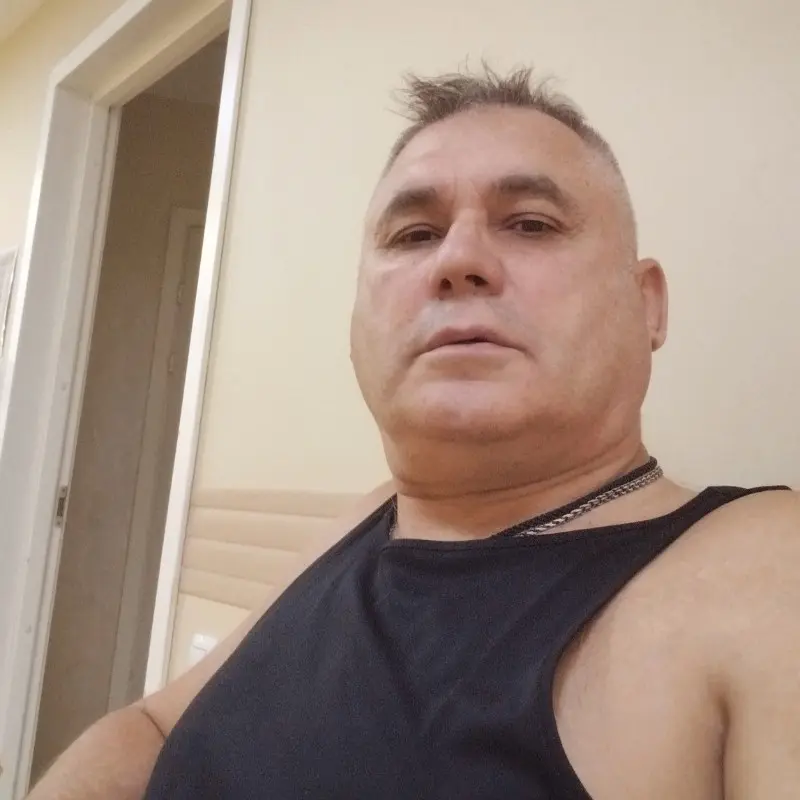 Юрий Иванов