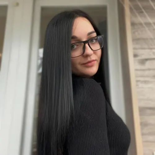 Полина Петова