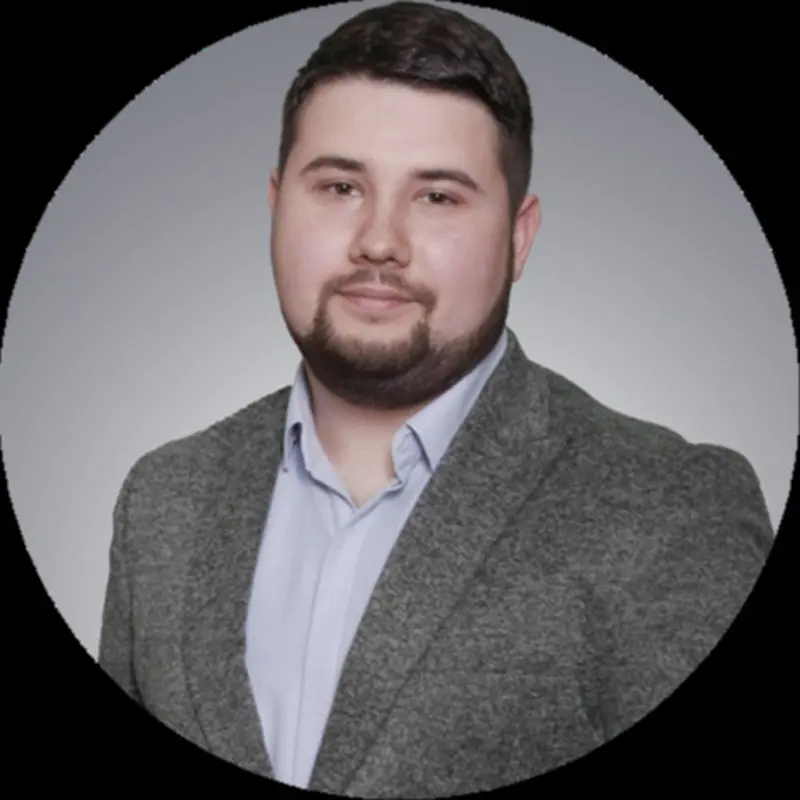 Михаил Петров