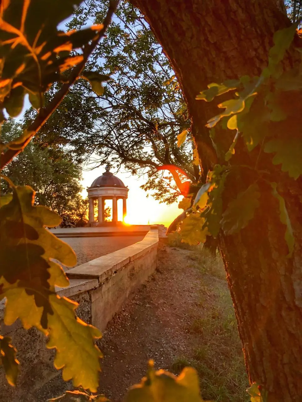 🌞Осеннее утро в Пятигорске
📸Фотограф Артём Мелетов
В этом посте были ссылки, но мы их удалили по правилам Сетки | Сетка — социальная сеть от hh.ru