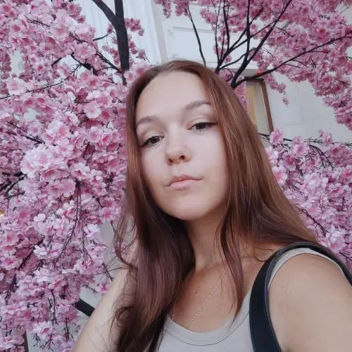 Алина Попова