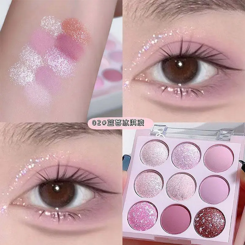 BEAUTY
Неделя моды в Нью-Йорке и Лондоне (Весна-Лето 2027) уже отгремела, Милан стартует завтра. Собрали для вас главные beauty-тренды с показов.
1 | Сетка — социальная сеть от hh.ru
