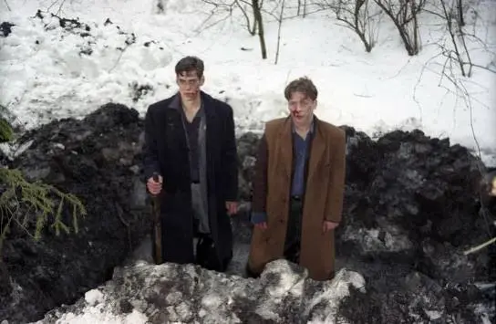 #рецензияврупор #рецензия
Когда вышел сериал “Бригада”, я была слишком маленькой, чтобы понимать, что конкретно происходит на экране. Но, как ни странно, базовые вещи были понятны даже ребенку | Сетка — социальная сеть от hh.ru