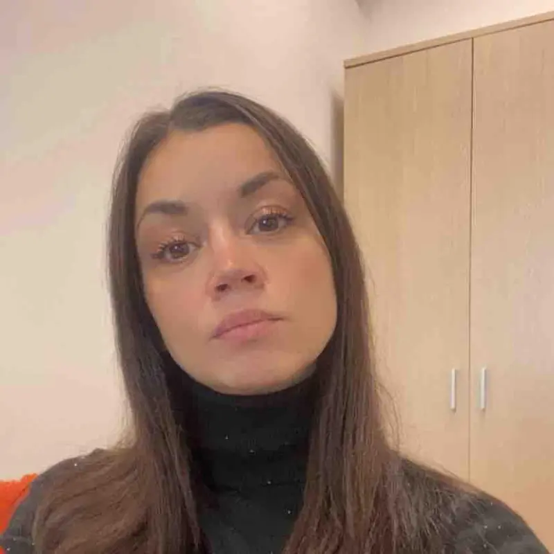 Анна Суратова