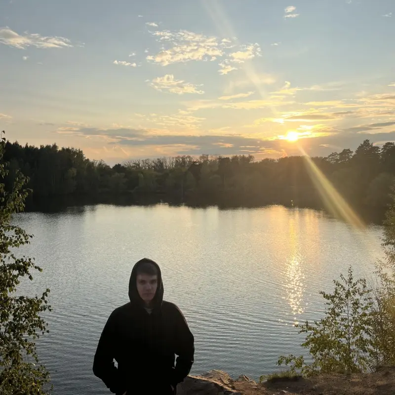Антон Безмельницин