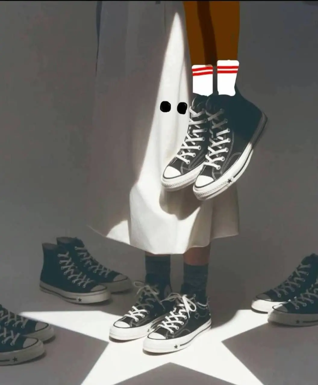 Converse вляпался в рекламный кошмар. Аудитория увидела в их креативе совсем не то, что планировал бренд.
Корейское подразделение выпустило кампанию с Кариной из aespa | Сетка — социальная сеть от hh.ru