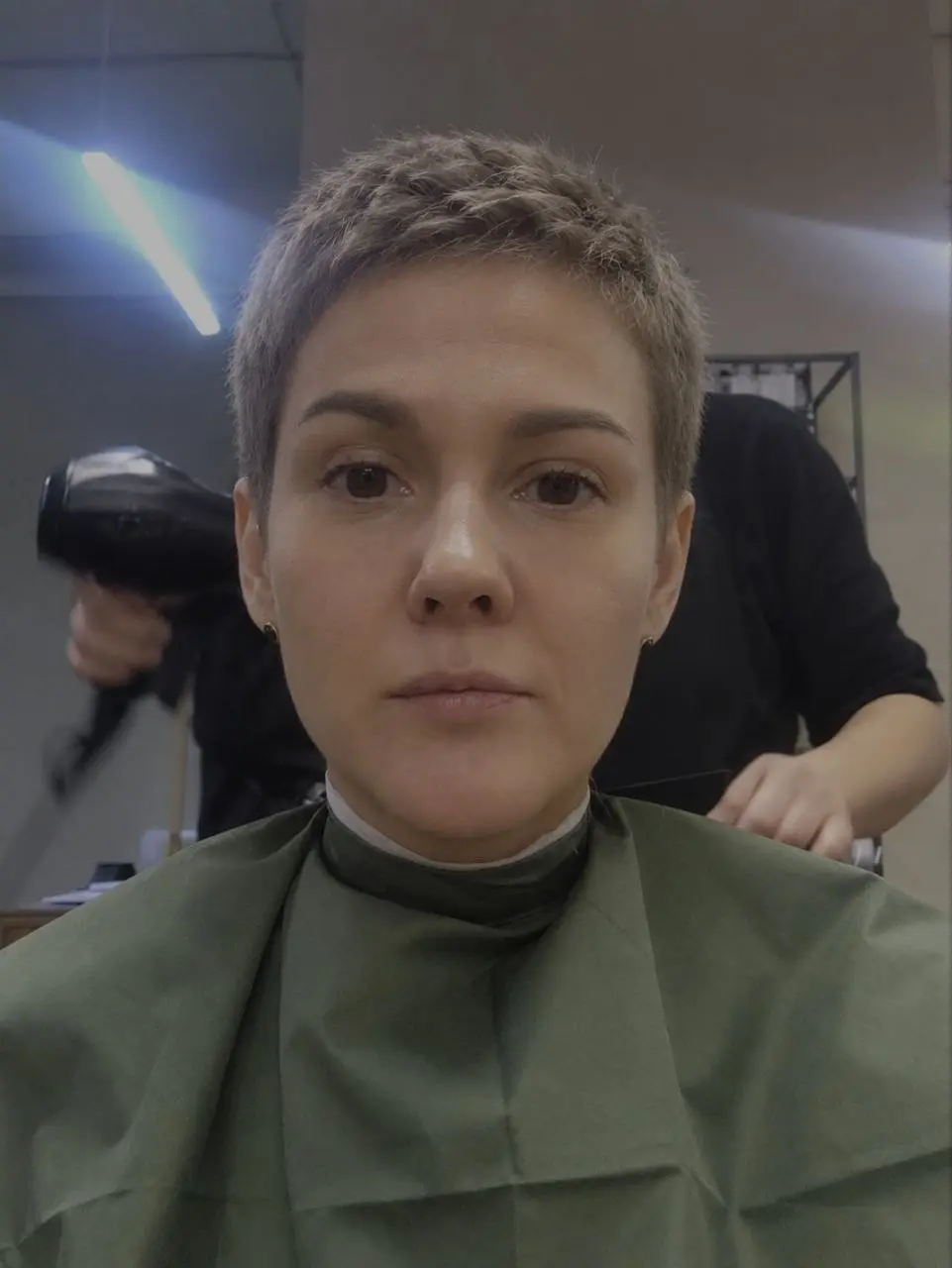 Я тут в выходные решила постричься. Как вам?
Ладно, шучу. Так координально я, конечно, не подстриглась | Сетка — социальная сеть от hh.ru