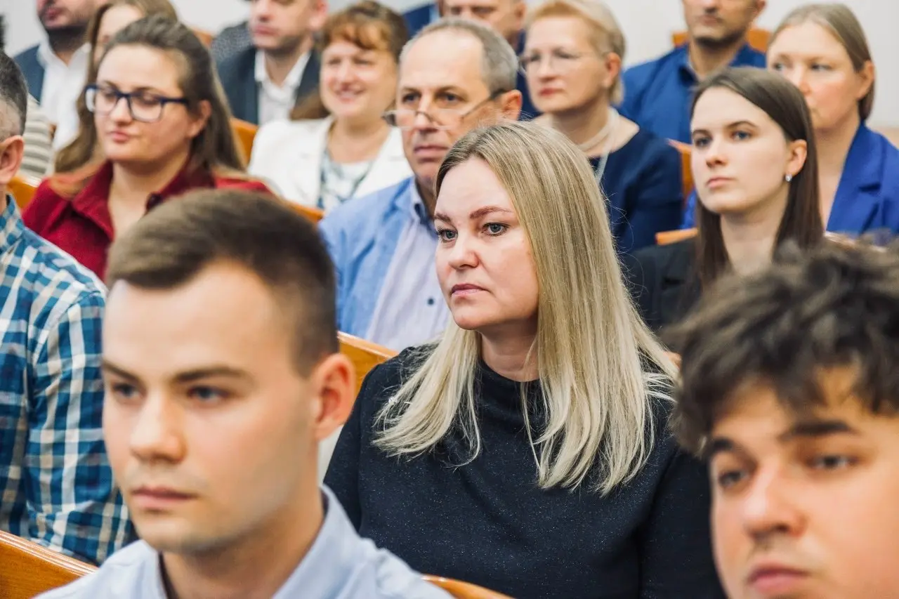 Сотрудникам АО «Мосводоканал» вручили награды
🔹 Руководитель Департамента ЖКХ Москвы Раис Чигликов отметил специалистов АО «Мосводоканал» за добросовестный труд, высокий профессионализм и вклад в осущ... | Сетка — социальная сеть от hh.ru