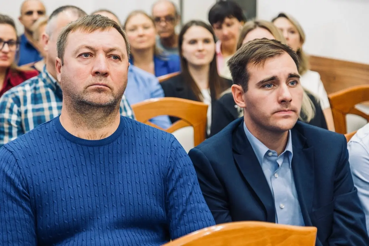 Сотрудникам АО «Мосводоканал» вручили награды
🔹 Руководитель Департамента ЖКХ Москвы Раис Чигликов отметил специалистов АО «Мосводоканал» за добросовестный труд, высокий профессионализм и вклад в осущ... | Сетка — социальная сеть от hh.ru