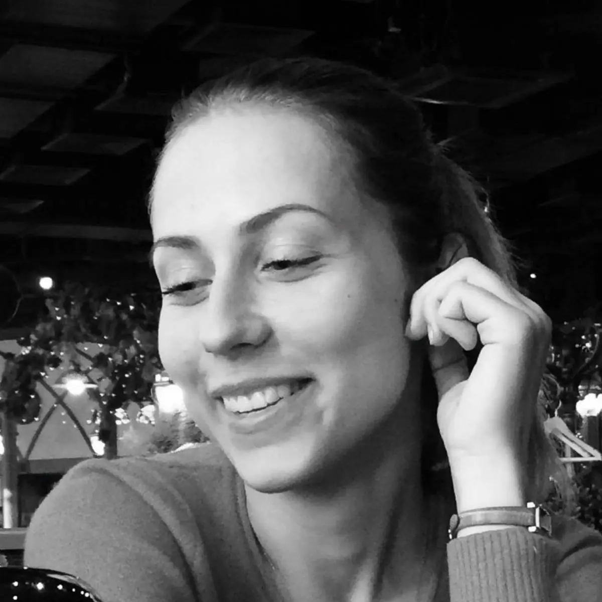 Анна Попова