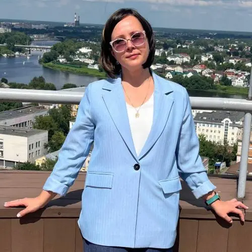 Елена Комолова