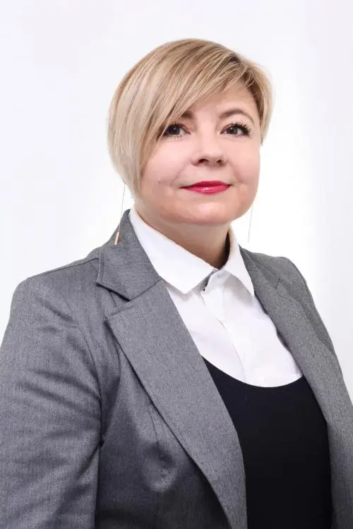 Елена Шмырова