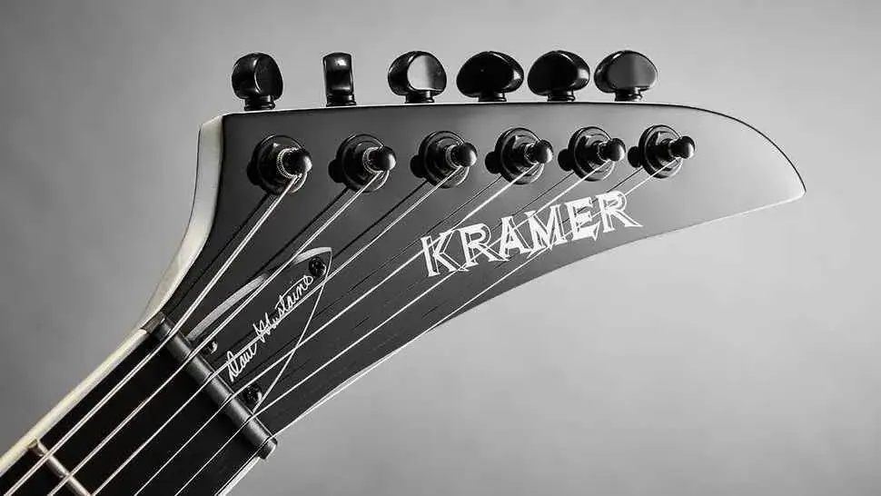 🎸 Kramer Dave Mustaine Vanguard R.I.P — подписная модель лидера Megadeth.
Корпус из красного дерева, мензура 25,5" (648 мм) | Сетка — социальная сеть от hh.ru