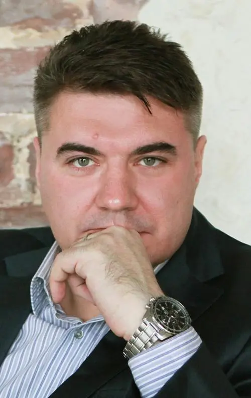 Денис Бражников
