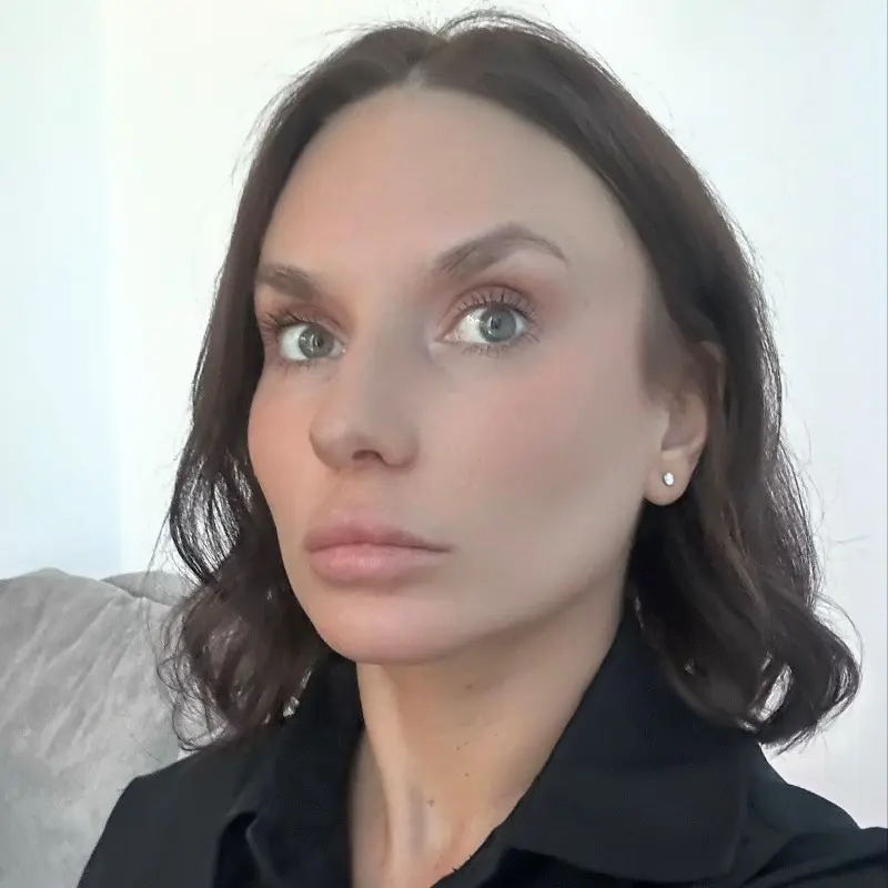 Елена Саляхшова