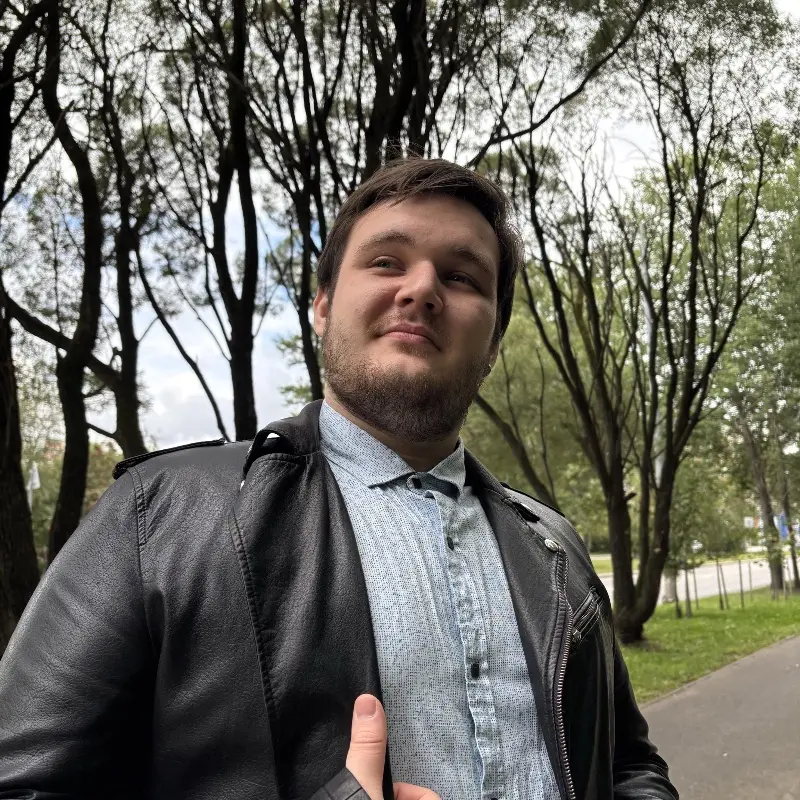 Олег Золотарёв