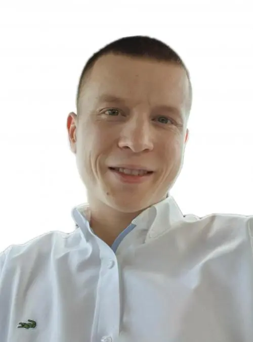 Дамир Акулинин