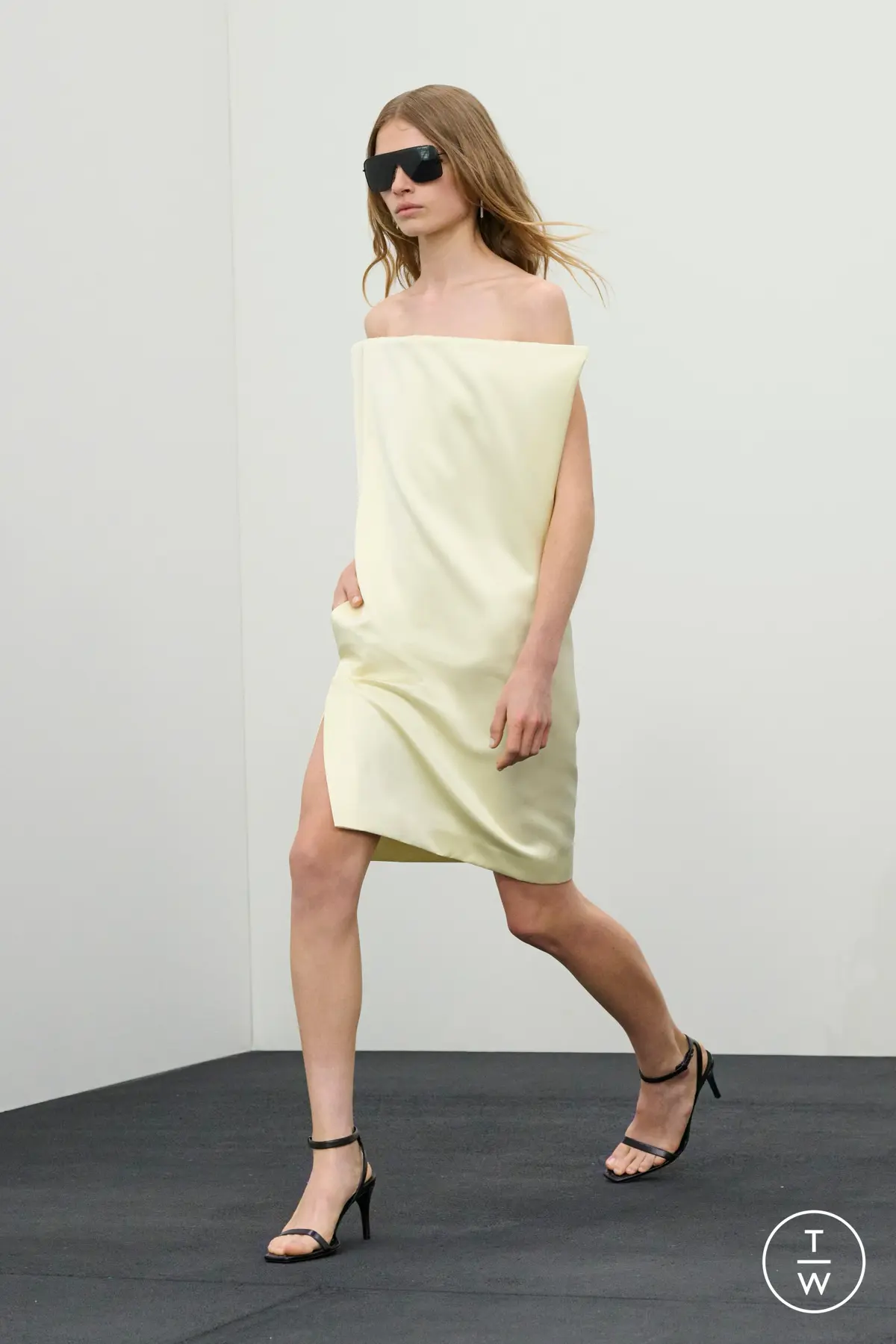 Alexander McQueen Spring/Summer 2027 | Сетка — социальная сеть от hh.ru