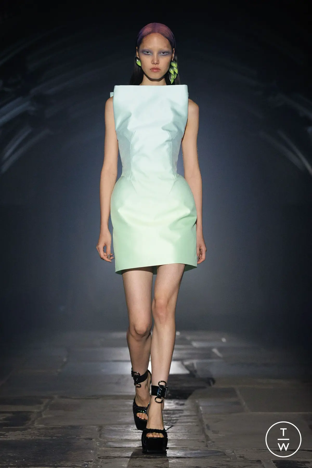 Alexander McQueen Spring/Summer 2027 | Сетка — социальная сеть от hh.ru