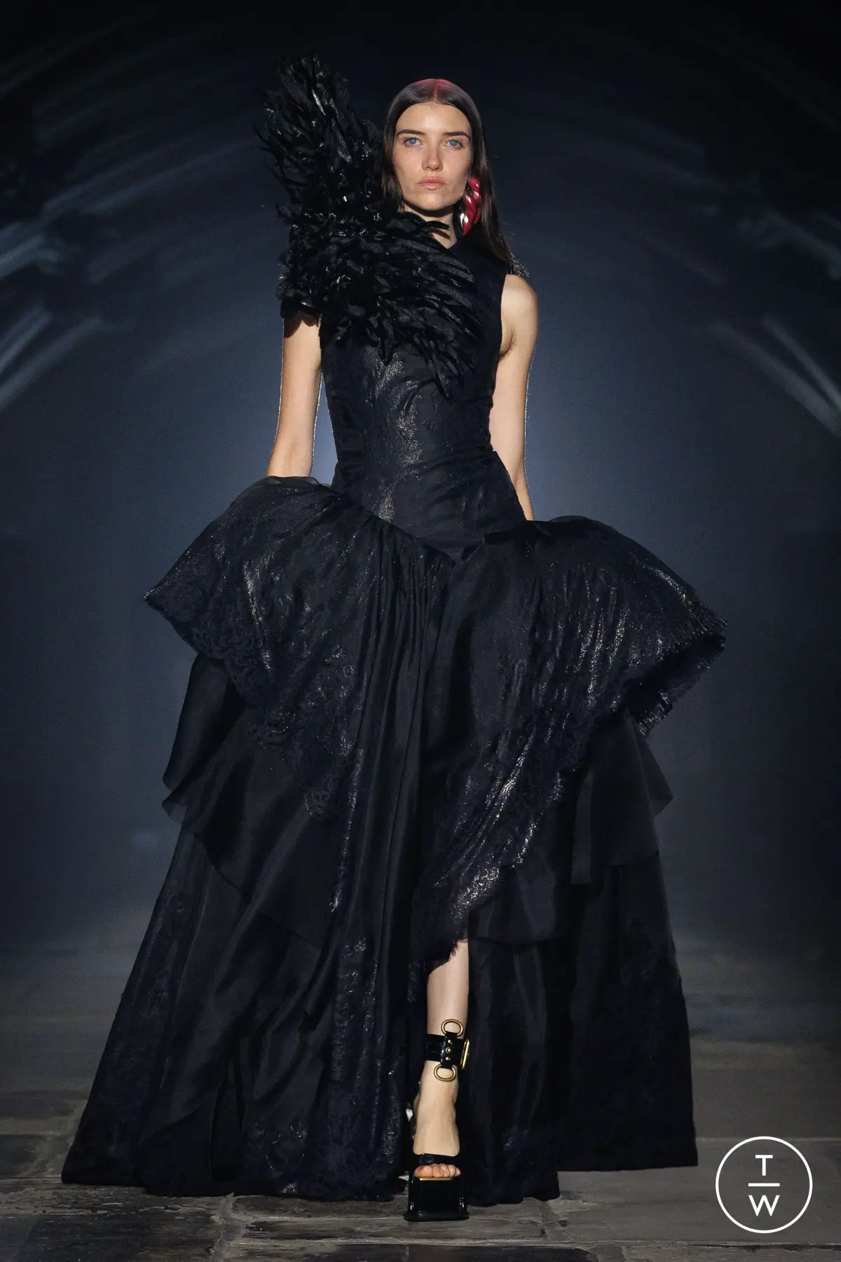Alexander McQueen Spring/Summer 2027 | Сетка — социальная сеть от hh.ru