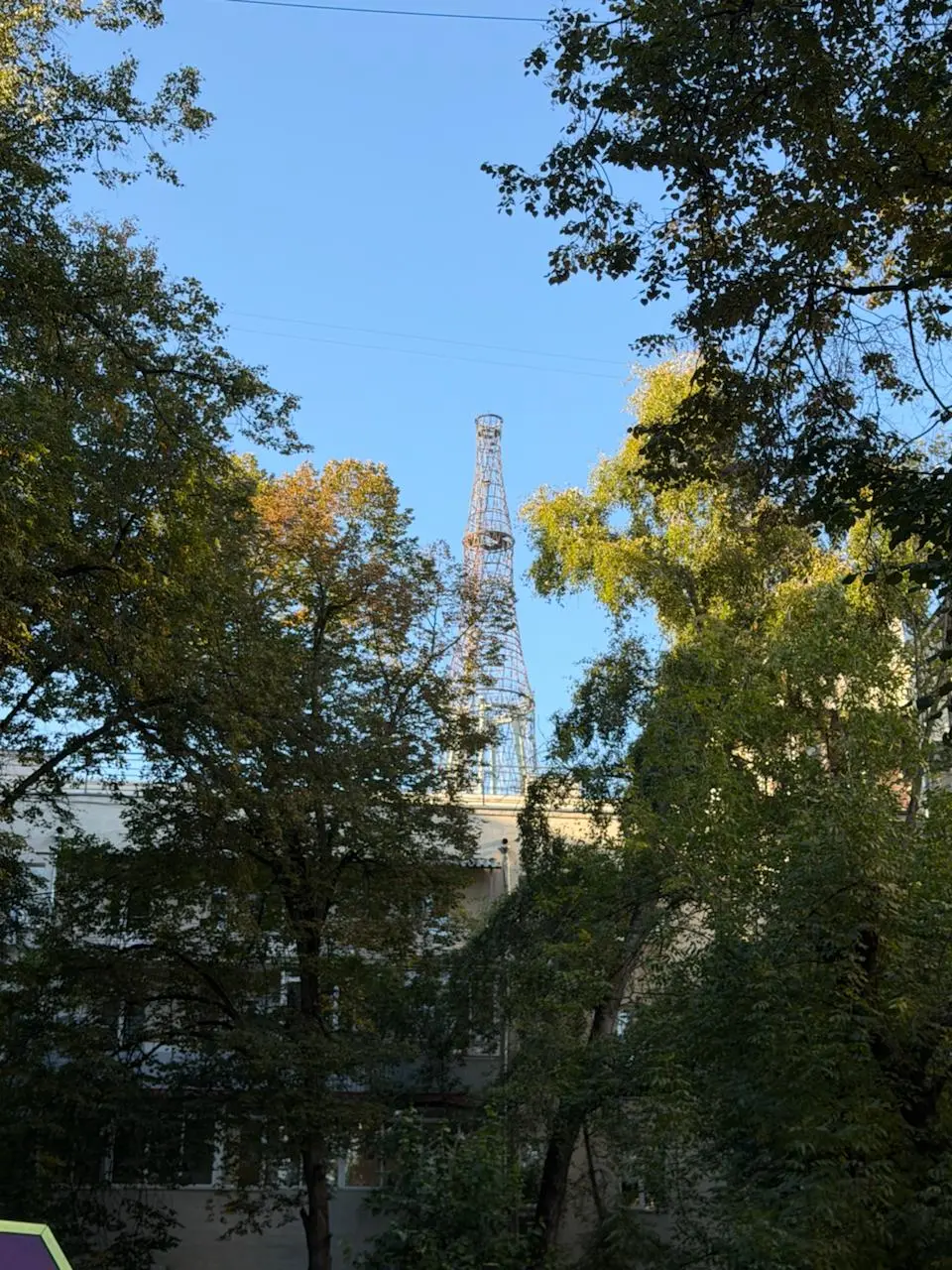 🔎 Вышли на Шаболовку вместе с «Москва глазами инженера»
13 сентября команда проекта провела экскурсию по Шаболовке для блогеров | Сетка — социальная сеть от hh.ru